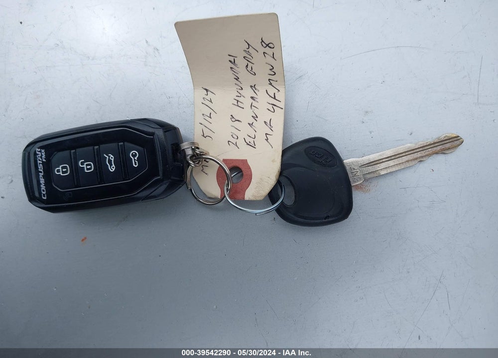 2018 HYUNDAI ELANTRA SEL VIN: 5NPD84LF9JH317054