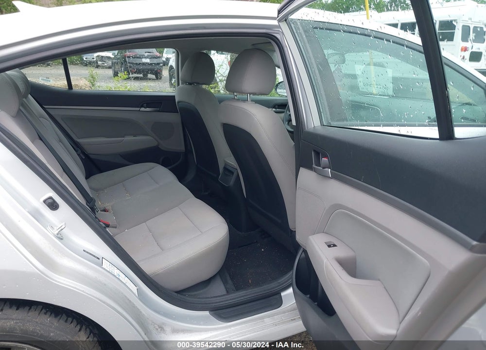 2018 HYUNDAI ELANTRA SEL VIN: 5NPD84LF9JH317054