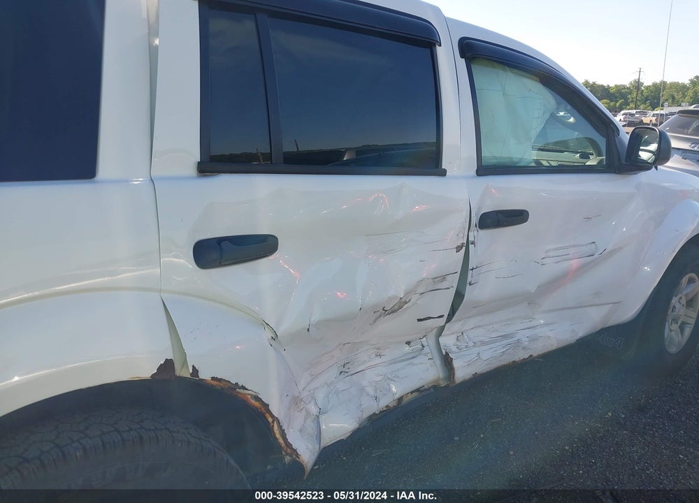 2008 DODGE DURANGO SXT VIN: 1D8HB38N38F146451