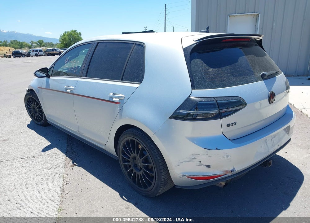 2016 VOLKSWAGEN GOLF GTI AUTOBAHN W/PERFORMANCE PACKAGE 4-DOOR VIN: 3VW447AU3GM018609
