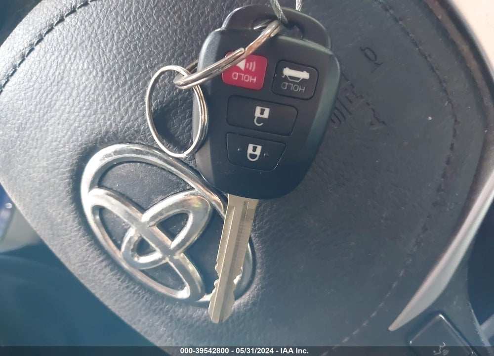 2017 TOYOTA COROLLA SE VIN: 5YFBURHE7HP695726