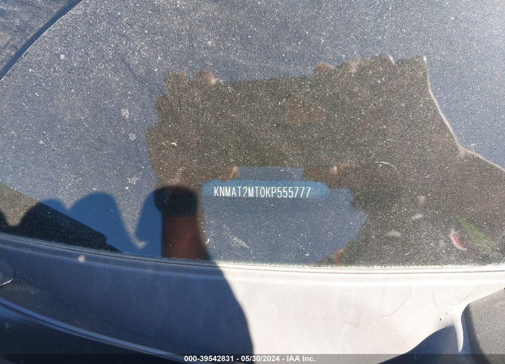 2019 NISSAN ROGUE S VIN: KNMAT2MT0KP555777