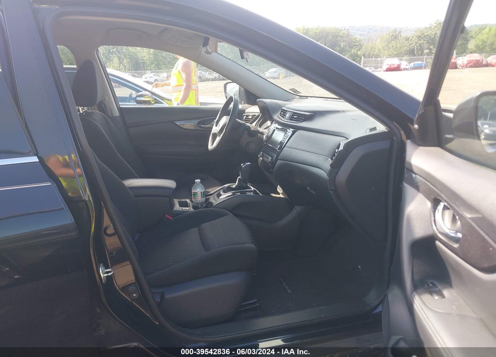 2019 NISSAN ROGUE SV VIN: KNMAT2MV3KP559940