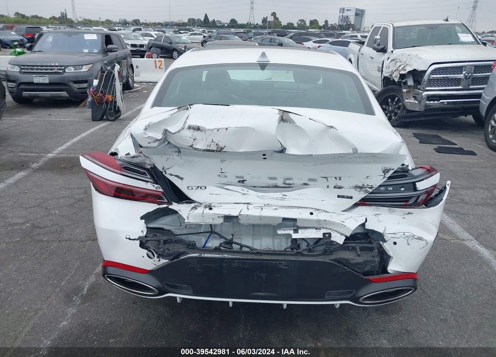 2022 GENESIS G70 3.3T RWD VIN: KMTG54TE9NU099062