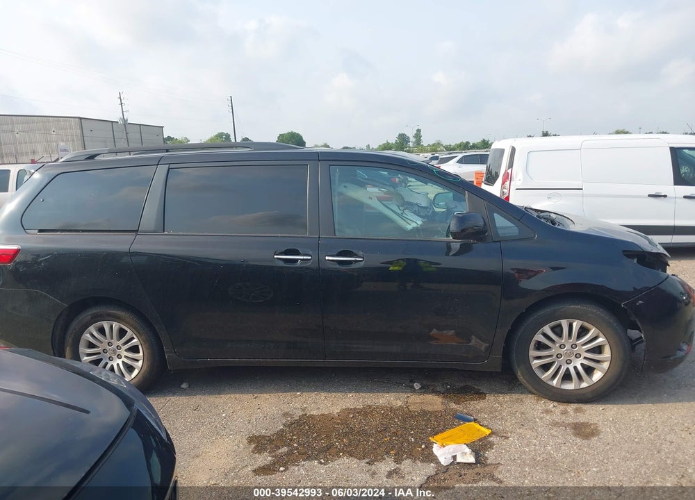 2016 TOYOTA SIENNA XLE 8 PASSENGER VIN: 5TDYK3DC5GS691181