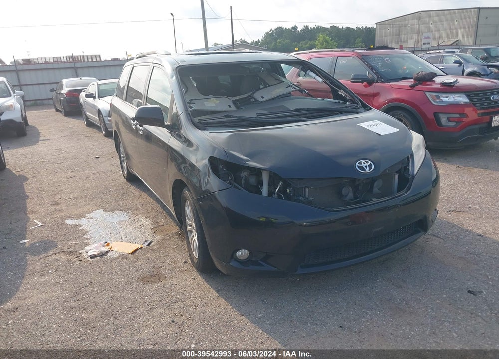 2016 TOYOTA SIENNA XLE 8 PASSENGER VIN: 5TDYK3DC5GS691181