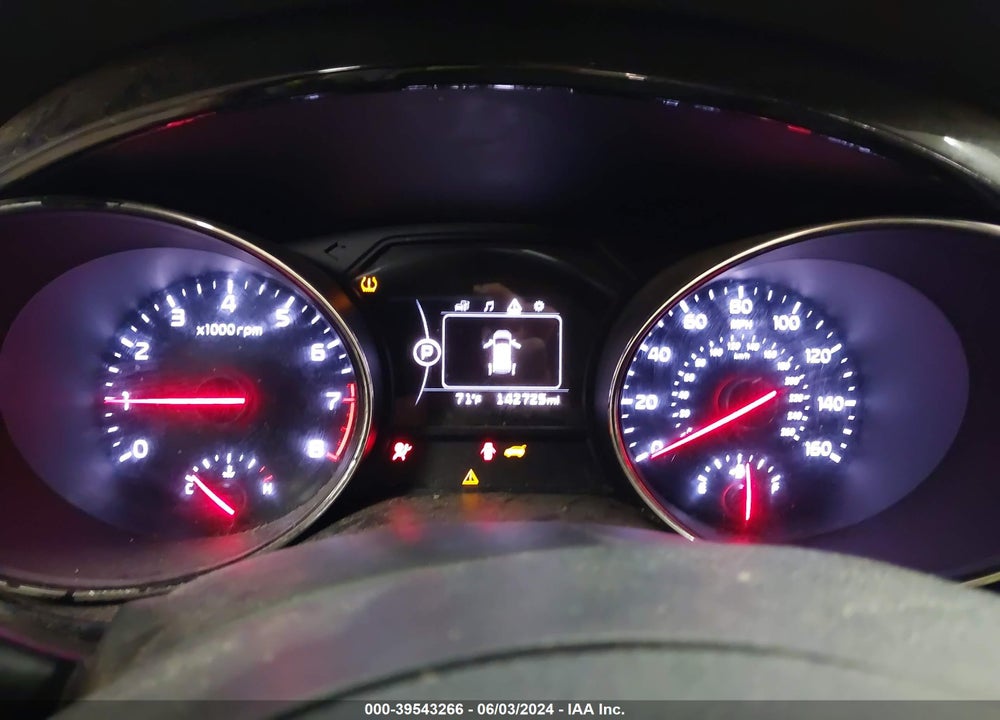 2016 KIA SEDONA EX VIN: KNDMC5C11G6143895