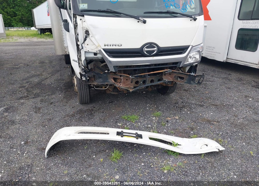 2016 HINO 155 VIN: JHHXDM1H7GK003455