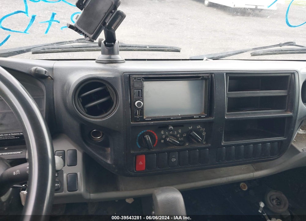 2016 HINO 155 VIN: JHHXDM1H7GK003455