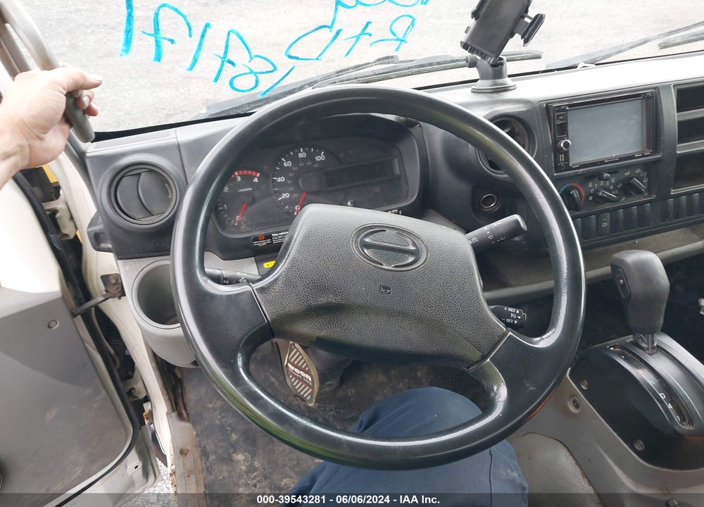 2016 HINO 155 VIN: JHHXDM1H7GK003455