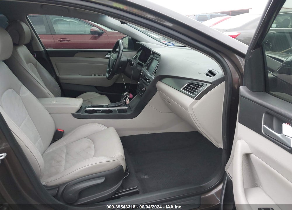 2015 HYUNDAI SONATA SPORT VIN: 5NPE34AF3FH127845