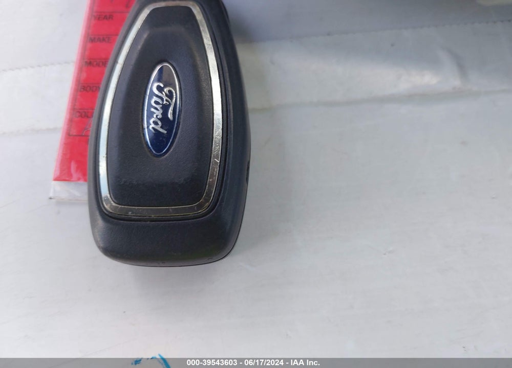 2015 FORD FOCUS VIN: 1FADP3L97FL374661