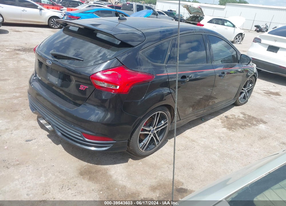 2015 FORD FOCUS VIN: 1FADP3L97FL374661