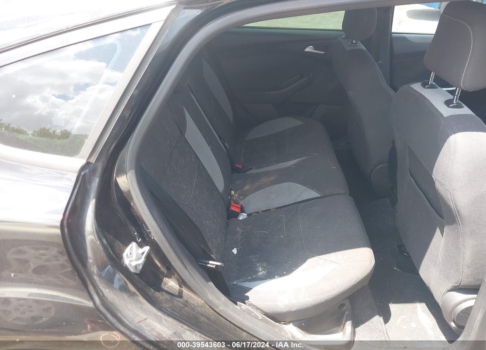 2015 FORD FOCUS VIN: 1FADP3L97FL374661