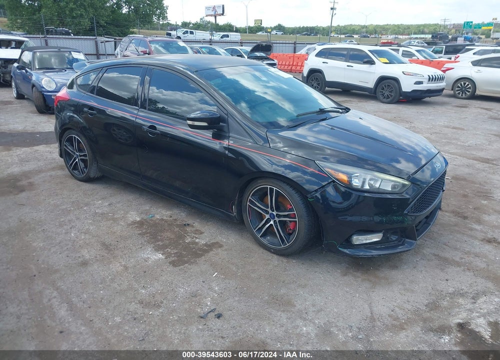 2015 FORD FOCUS VIN: 1FADP3L97FL374661
