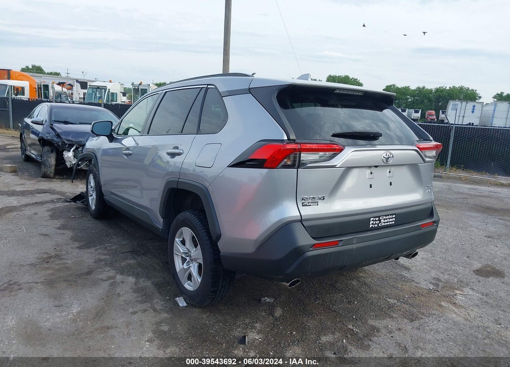 2020 TOYOTA RAV4 XLE VIN: JTMP1RFV2LD058112