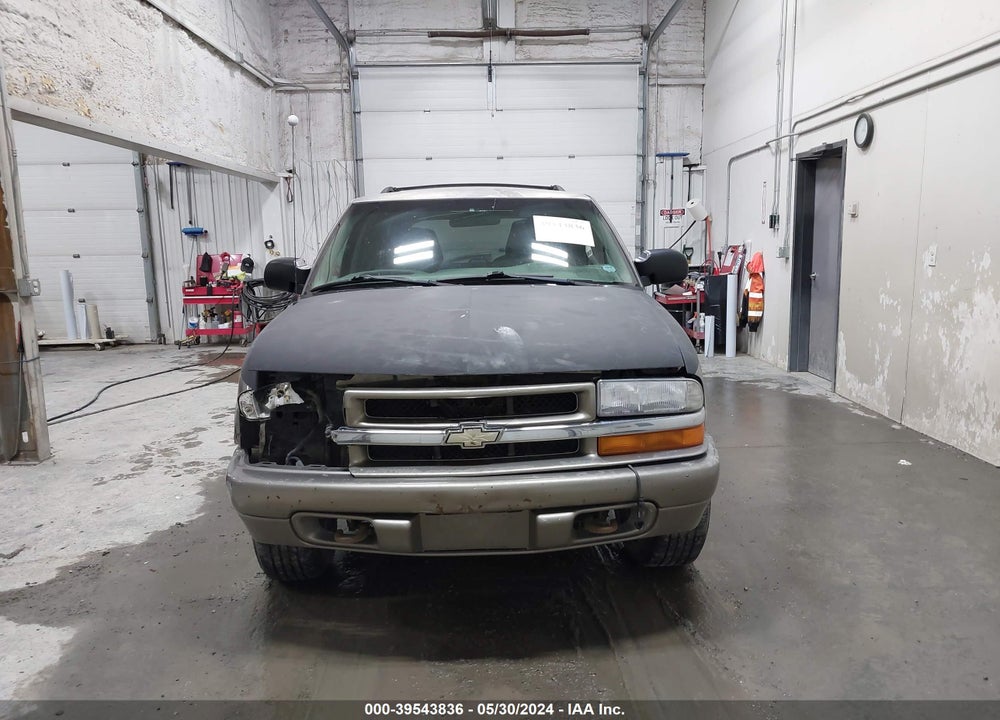 2002 CHEVROLET BLAZER LS VIN: 1GNDT13W92K182178