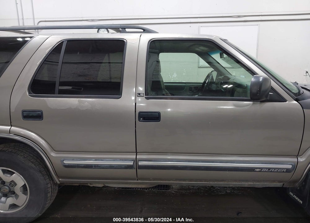 2002 CHEVROLET BLAZER LS VIN: 1GNDT13W92K182178