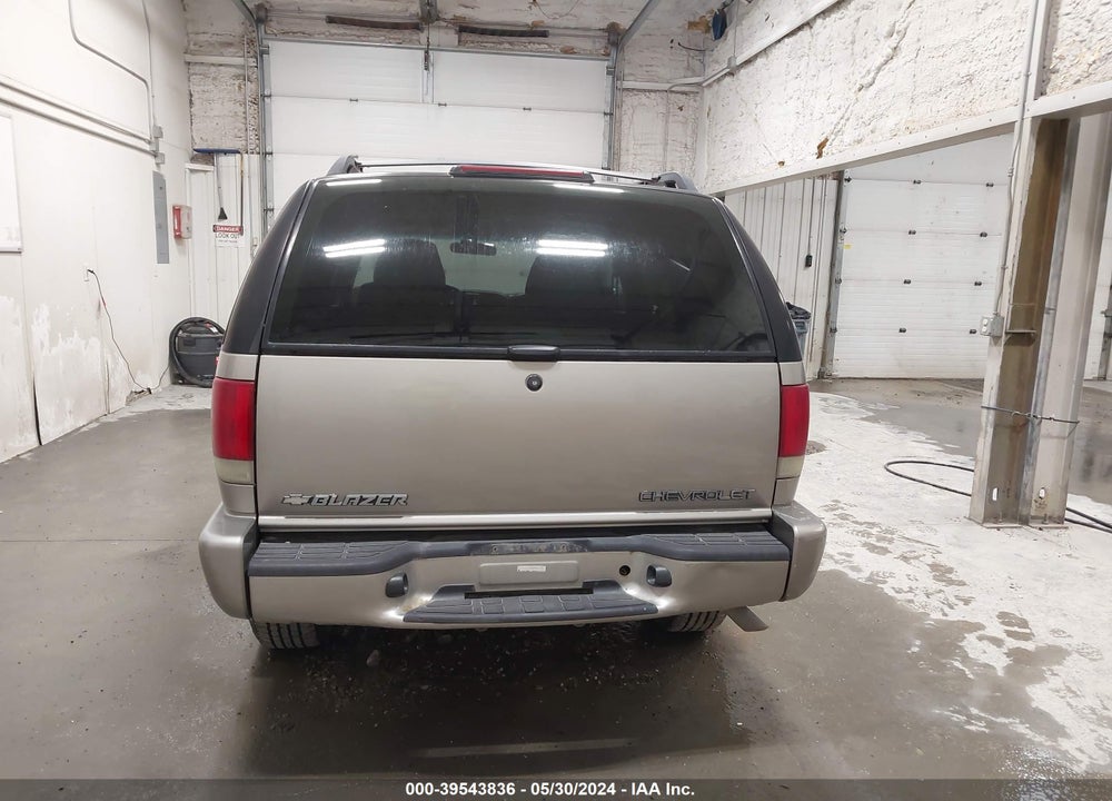 2002 CHEVROLET BLAZER LS VIN: 1GNDT13W92K182178