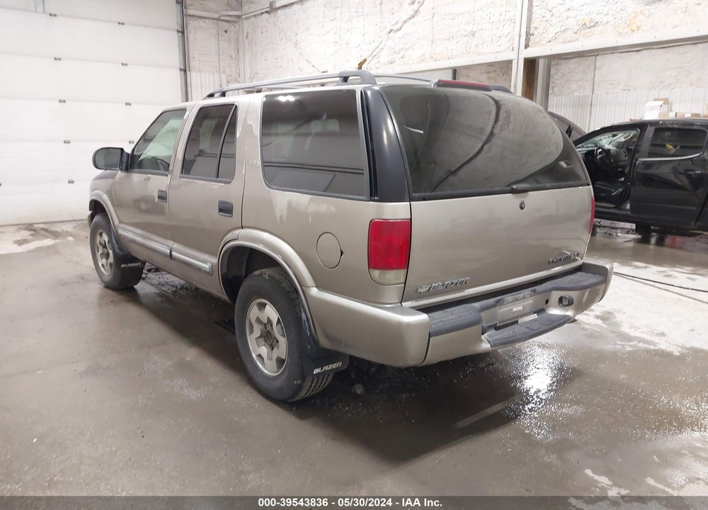 2002 CHEVROLET BLAZER LS VIN: 1GNDT13W92K182178