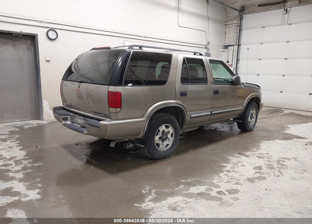 2002 CHEVROLET BLAZER LS VIN: 1GNDT13W92K182178