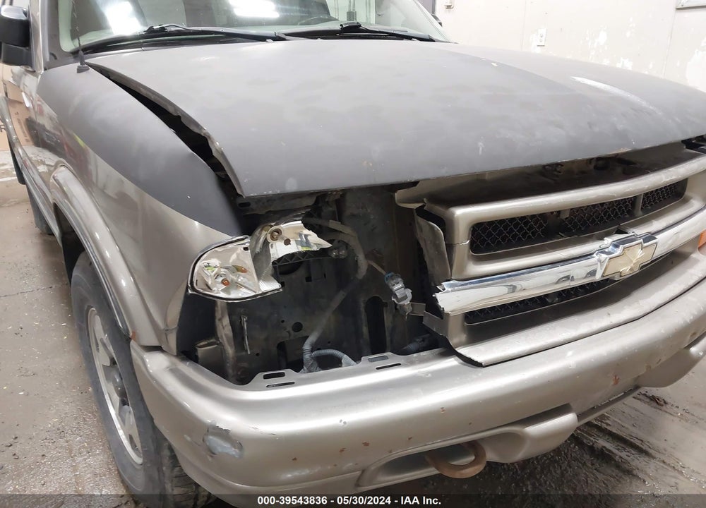 2002 CHEVROLET BLAZER LS VIN: 1GNDT13W92K182178