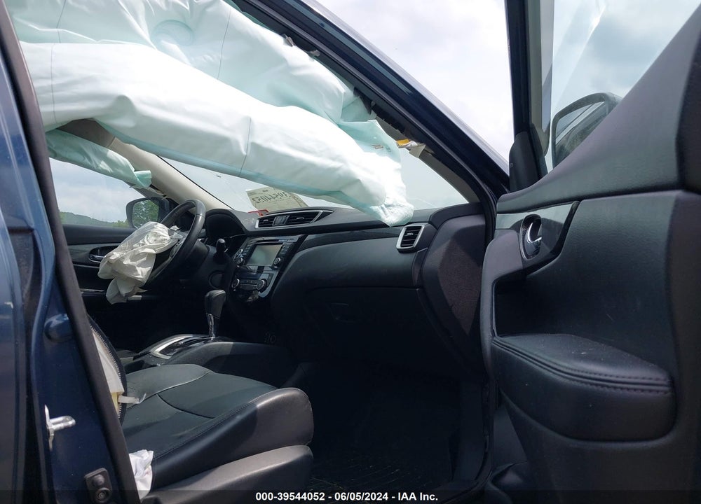 2015 NISSAN ROGUE SL VIN: 5N1AT2MV8FC781088
