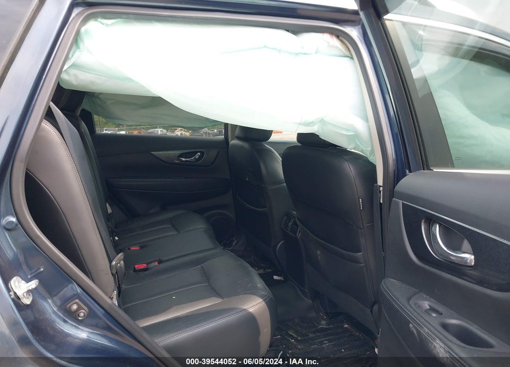 2015 NISSAN ROGUE SL VIN: 5N1AT2MV8FC781088