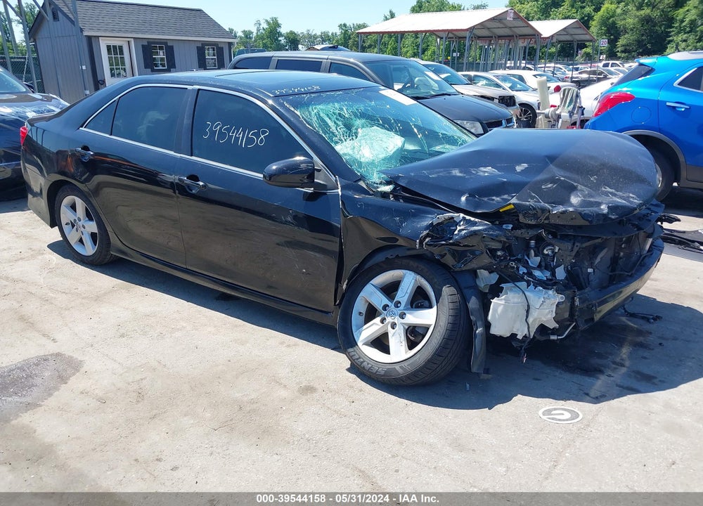 2014 TOYOTA CAMRY SE VIN: 4T1BF1FK2EU823496
