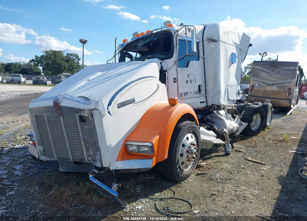 2004 KENWORTH CONSTRUCTION T800 VIN: 1XKDDB9XX4J063418