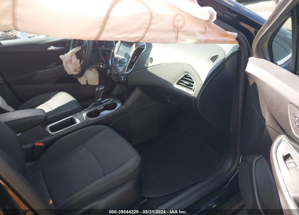 2017 CHEVROLET CRUZE LT AUTO VIN: 1G1BE5SM9H7185622