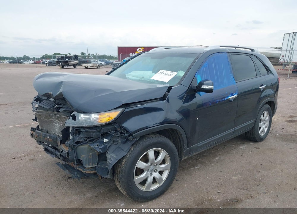 2013 KIA SORENTO LX VIN: 5XYKT4A60DG366650