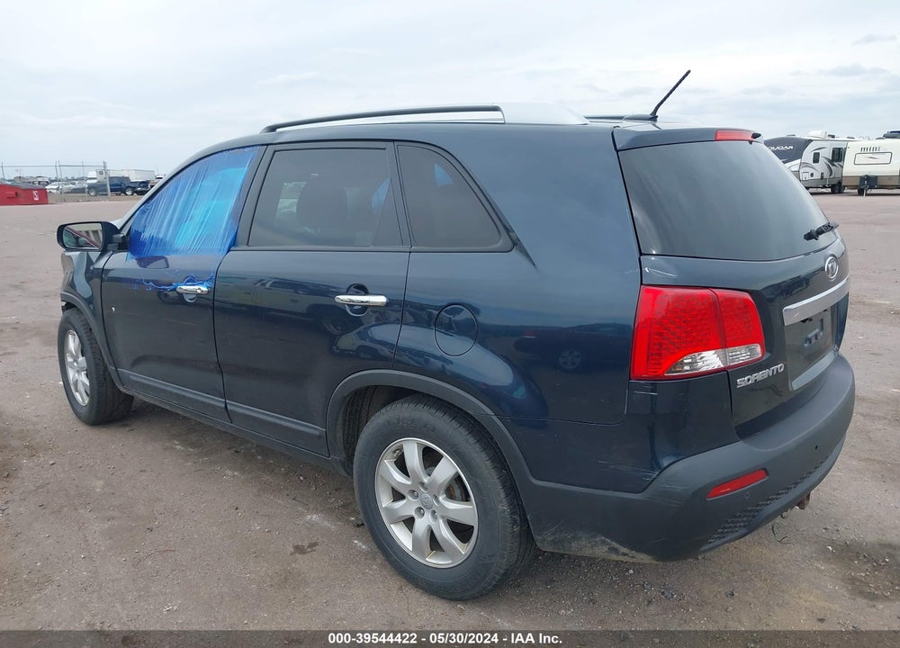 2013 KIA SORENTO LX VIN: 5XYKT4A60DG366650