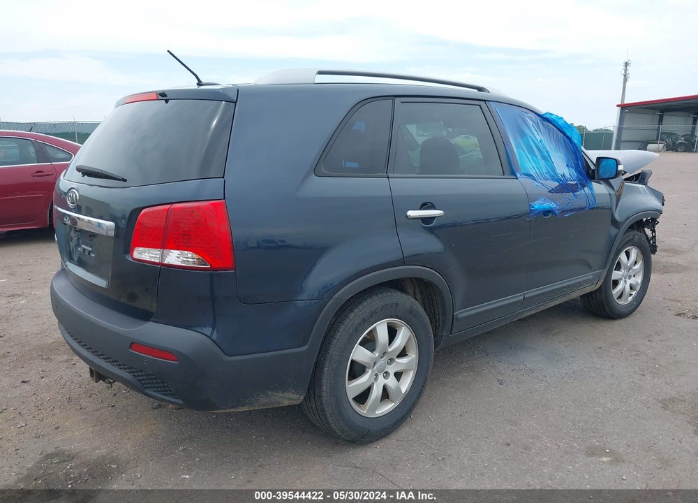 2013 KIA SORENTO LX VIN: 5XYKT4A60DG366650