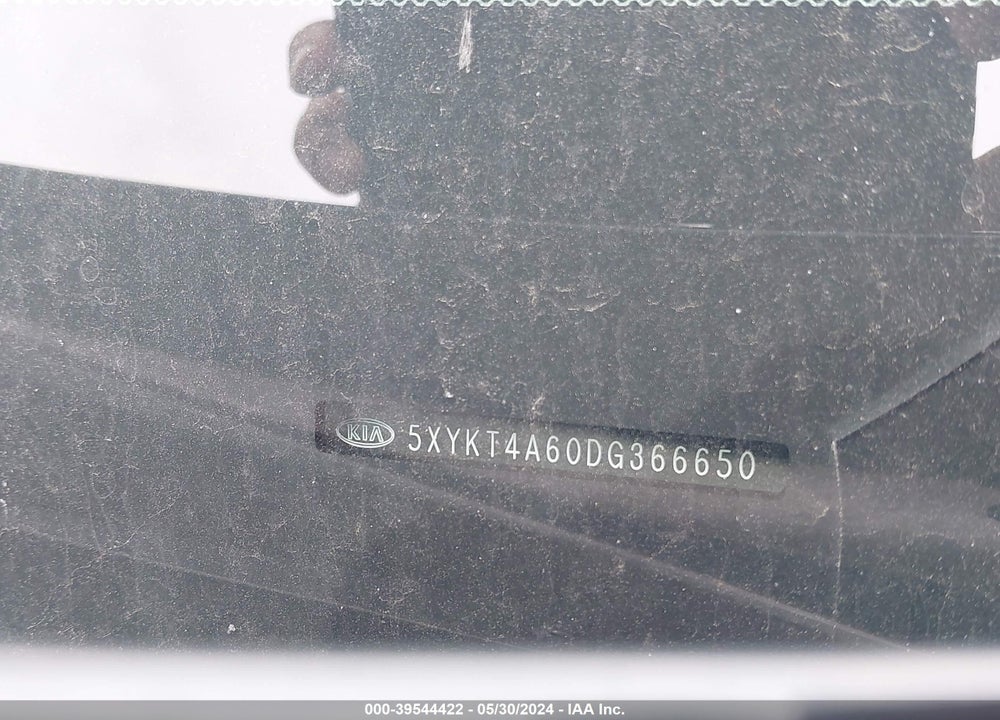 2013 KIA SORENTO LX VIN: 5XYKT4A60DG366650