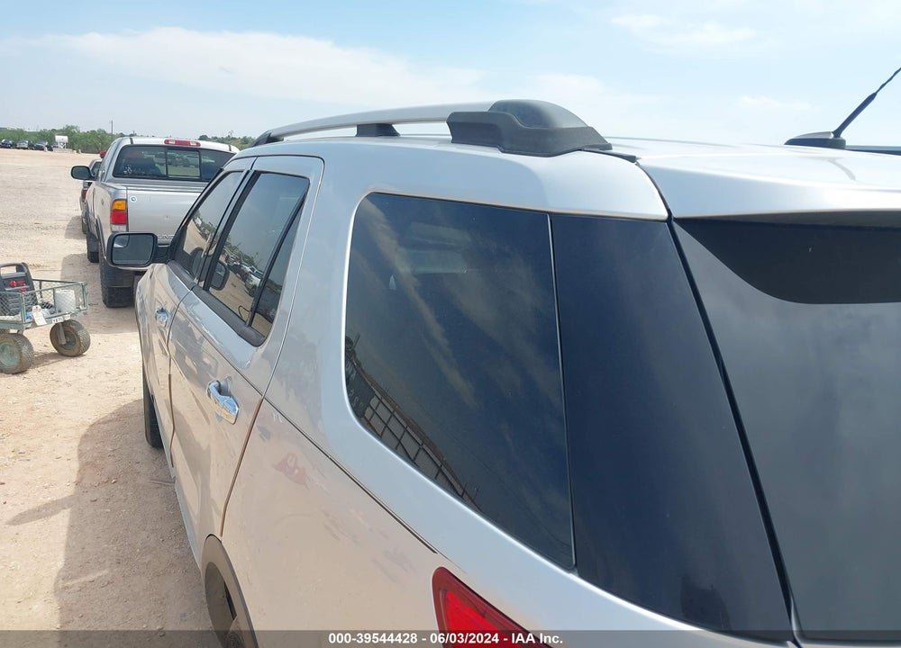 2015 FORD EXPLORER XLT VIN: 1FM5K7D85FGC63380