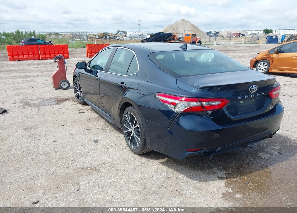 2019 TOYOTA CAMRY SE VIN: 4T1B11HK2KU704824