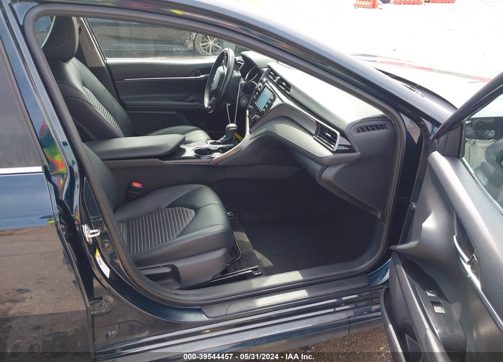 2019 TOYOTA CAMRY SE VIN: 4T1B11HK2KU704824