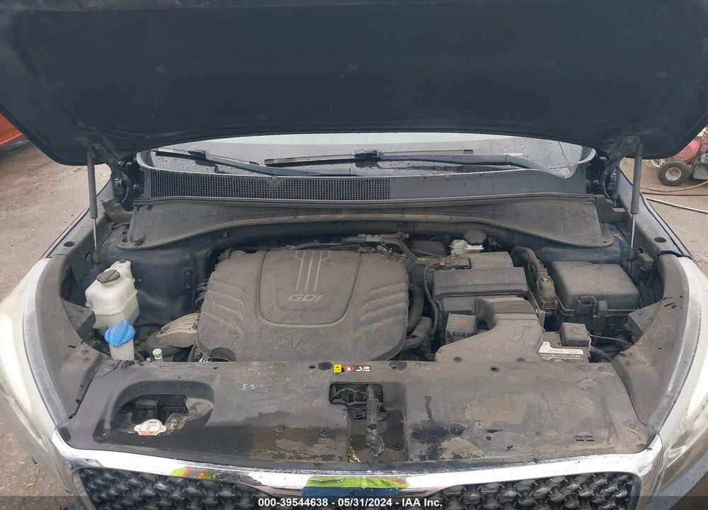 2018 KIA SORENTO 3.3L LX VIN: 5XYPGDA56JG391162