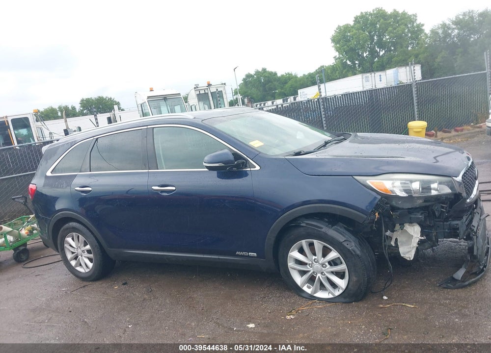 2018 KIA SORENTO 3.3L LX VIN: 5XYPGDA56JG391162