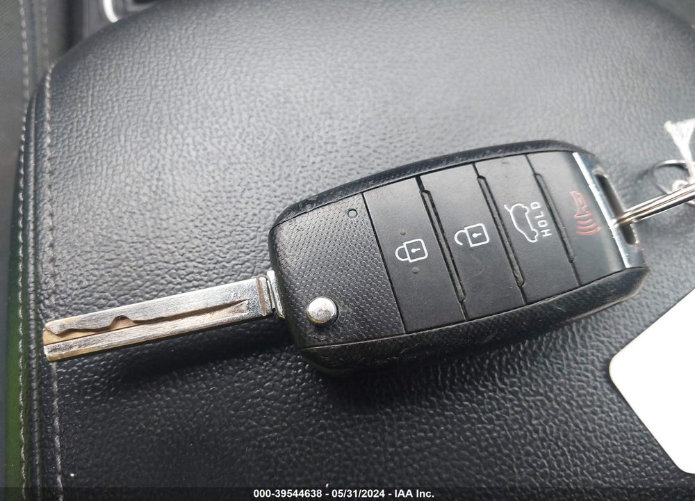 2018 KIA SORENTO 3.3L LX VIN: 5XYPGDA56JG391162