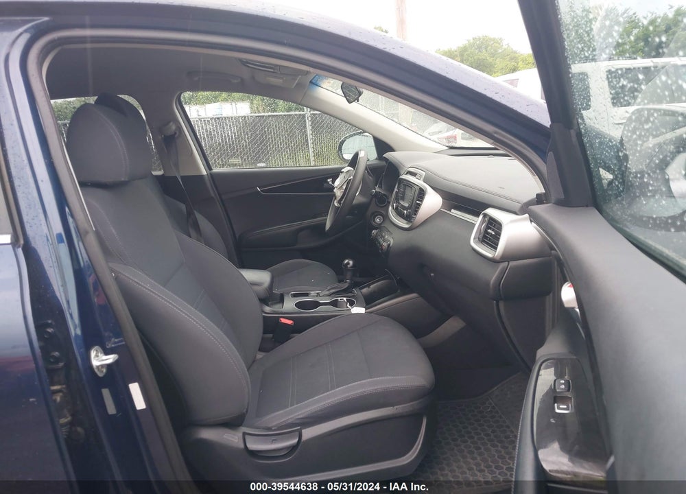 2018 KIA SORENTO 3.3L LX VIN: 5XYPGDA56JG391162
