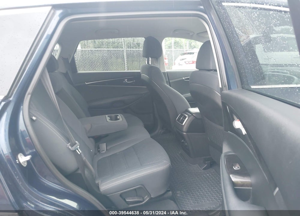 2018 KIA SORENTO 3.3L LX VIN: 5XYPGDA56JG391162