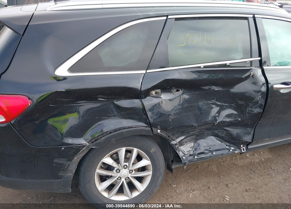 2017 KIA SORENTO 3.3L LX VIN: 5XYPGDA58HG191703