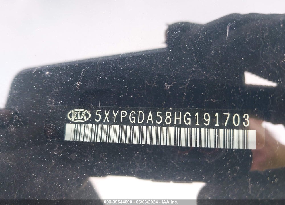 2017 KIA SORENTO 3.3L LX VIN: 5XYPGDA58HG191703