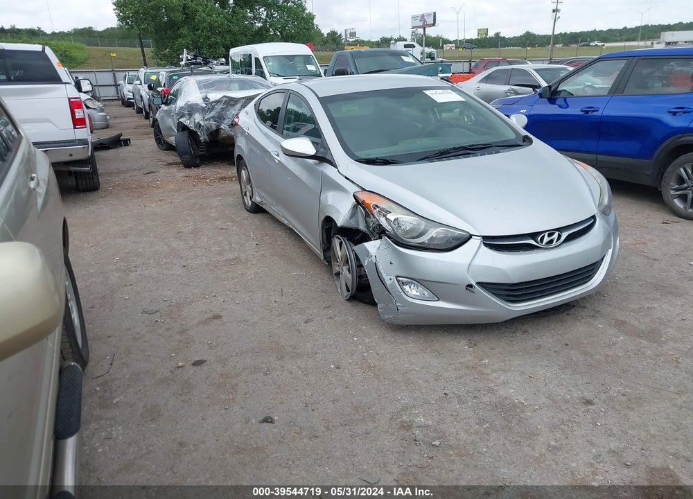 2013 HYUNDAI ELANTRA GLS VIN: KMHDH4AE9DU545202