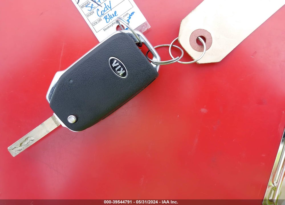 2021 KIA SELTOS LX VIN: KNDEPCAA7M7210988