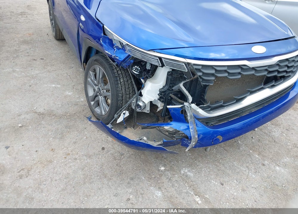 2021 KIA SELTOS LX VIN: KNDEPCAA7M7210988