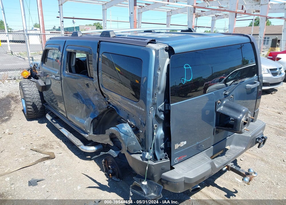 2007 HUMMER H3 SUV VIN: 5GTDN13E378109993
