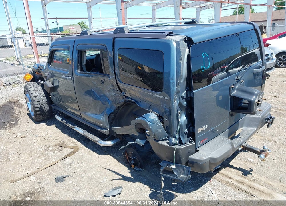 2007 HUMMER H3 SUV VIN: 5GTDN13E378109993